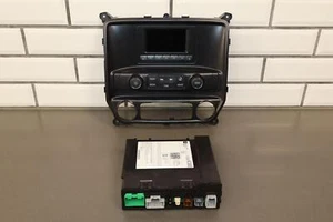 2016 GMC Sierra 1500 Radio Receiver with Screen OEM 13506380 23243932 - Foto 1 di 24