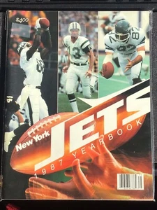 1987 NEW YORK JETS YEARBOOK w/ TOON, MAYNARD, SHULER Cover Photo NM - Picture 1 of 4