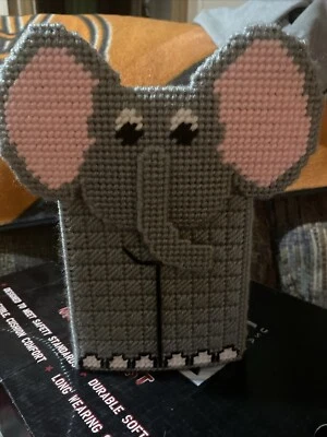 Artesanía de plástico - Funda de caja de pañuelos de elefante hecha a mano ¡Nueva! Foto 1 de 4