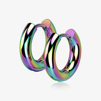 一对简单铰边 Huggie Hoop 钢耳环 — 第 1/4 张图片