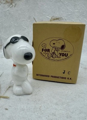 De colección Peanuts Snoopy Joe Cool Determinado Prod. Mini estatuilla de porcelana difícil de encontrar Foto 1 de 4