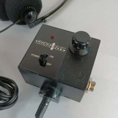 Signal Flex Headphone Amp – With Headphones - Working - Image 1 of 4
