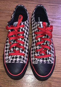 converse shoes checkered