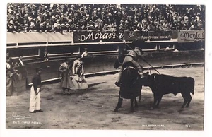 RPPC Bullfighting Una Buena Vara EN EL TOREO Mexico Postcard 1939 - 50 YASEZ - Bild 1 von 2