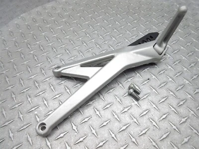 2005 05 06 Ducati Multistrada 1000 DS FABRICANTE DE EQUIPAMENTO ORIGINAL Suporte de Pé Traseiro Esquerdo para Passageiro - Imagem 1 de 4