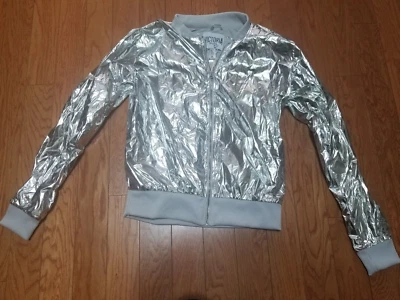 CHAQUETA BOMBER VICTORIA'S SECRET SPORT PLATEADA LOOK MYLAR XS Foto 1 de 4