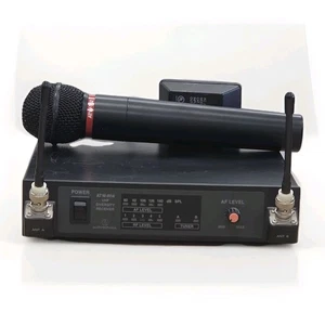 Audio Technica ATW-R14 Diversity Receiver w/ Antennas, Power Cord & ATW-T52 Mic - Picture 1 of 8
