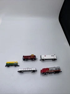 Bachmann N Scale F7-A Diesel Locomotive Santa Fe # 215 plus Cars - Picture 1 of 16