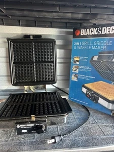 Black & Decker Grill & Waffle Baker with Nonstick Reversible Plates G48TD  Works - Picture 1 of 7