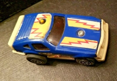 Mini embrague Poppers vintage Tonka Chevrolet Monza 2+2 azul - 3,25" de largo Foto 1 de 4