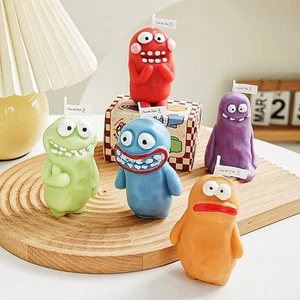 Handgemachte Funny Funky Chubby Candle Duftkerze Monster Design – Geschenkidee - Picture 1 of 11