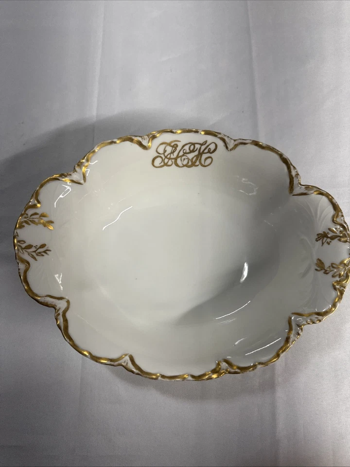 Cuenco de porcelana vintage H&C Haviland borde festoneado con borde dorado Foto 1 de 4