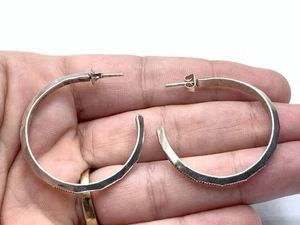 Pendientes de aro grandes estampados de plata esterlina maciza navajo nativos ~ 7,8 g - Imagen 1 de 7