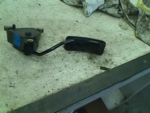 SENSORE PEDALE RENAULT MEGANE II Grandtour (KM) 2004 8200153270 - Foto 1 di 2