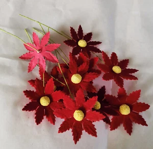 10 alte Blüten Mini Weihnachtssterne geprägt, Pappe Weihnachtsschmuck Sebnitz - Bild 1 von 2