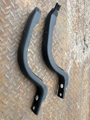 04-06 Lexus ES330 Right & Left Trunk Lid Hinge Covers - Image 1 of 4