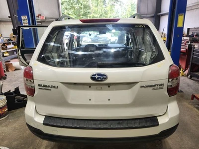 Крышка заднего борта в сборе белая 37J от оригинального производителя для Subaru Forester 15–16 годов выпуска - Изображение 1 из 3