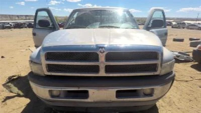 Conjunto de luz de estacionamiento/señal de giro usado se adapta a: Dodge 1500 1998 pickup lámpara de estacionamiento Foto 1 de 4