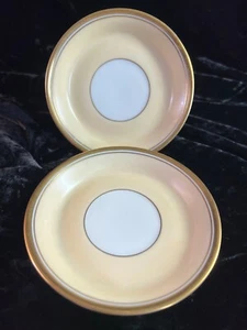 Lote de 2 platillos dorados Royal Copenhagen beige, blanco, dorado 9093 4 1/4" redondos - Imagen 1 de 6