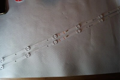 LED BACKLIGHT STRIPS 2x 30332006009D FOR 32" SHARP 32FE2K LED TV, V320BJ8-Q01 - Image 1 of 4