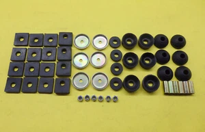 Rahmen Body Gummi Satz Suzuki SJ413 Samurai Santana Karosserie Befestigung SJ410 - Bild 1 von 1