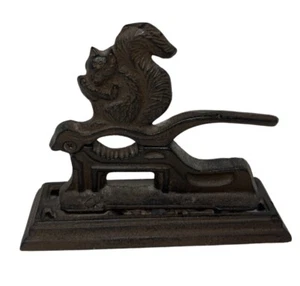 Vintage Metal Cast Iron Squirrel Nutcracker - Picture 1 of 3