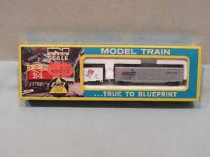 AHM N Gauge #4454C-1 Therm Ice & Carnation 50' Reefer Car, 2 Pieces - Picture 1 of 3