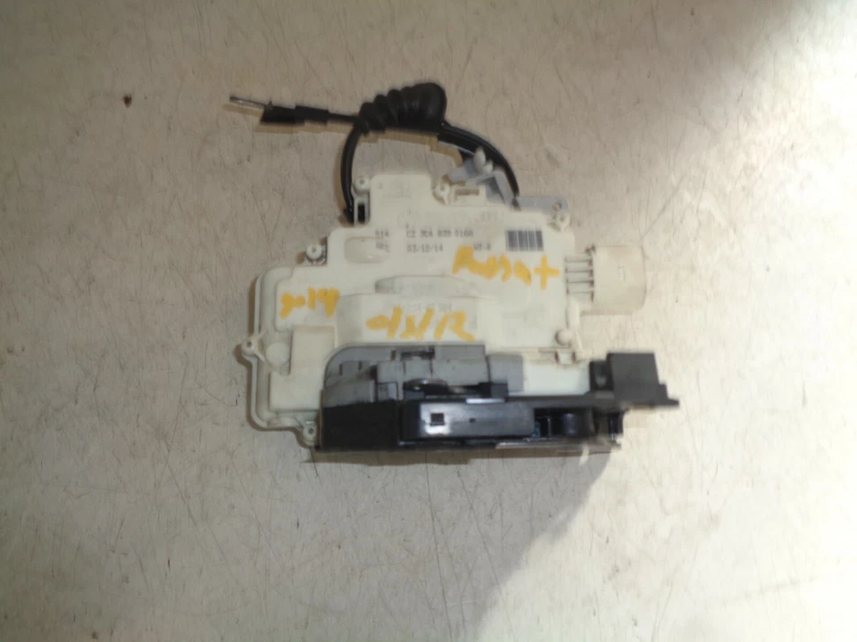VW VOLKSWAGEN PASSAT B7 OSR DRIVER SIDE REAR DOOR LOCK MECHANISM 3c4839016a  - Image 1 of 4