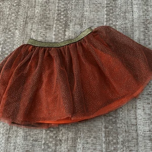 Between Size 6 Girls Tulle Prnage and black skirt Tutu skirt Halloween ballerina - Picture 1 of 4