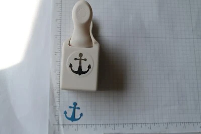 Punzón de anclaje Martha Stewart Foto 1 de 2