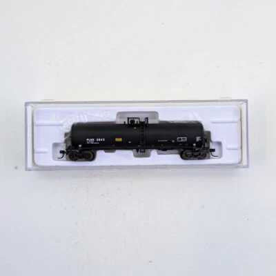 Atlas 3083x N Scale 23500 Gal Tank Car - PLMX (Mobil Oil) - Image 1 of 2