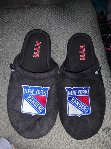 NHL New York Rangers Mens Slippers Sizes: 9-10 Black Damaged Cover