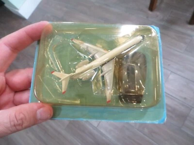 RA 85640 FORIEGN РЕАКТИВНЫЙ ПАССАЖИРСКИЙ САМОЛЕТ ДВОЙНОЙ ДВИГАТЕЛЬ ДИСПЛЕЙ СТОЙКА NOSIB В МАСШТАБЕ - Изображение 1 из 4