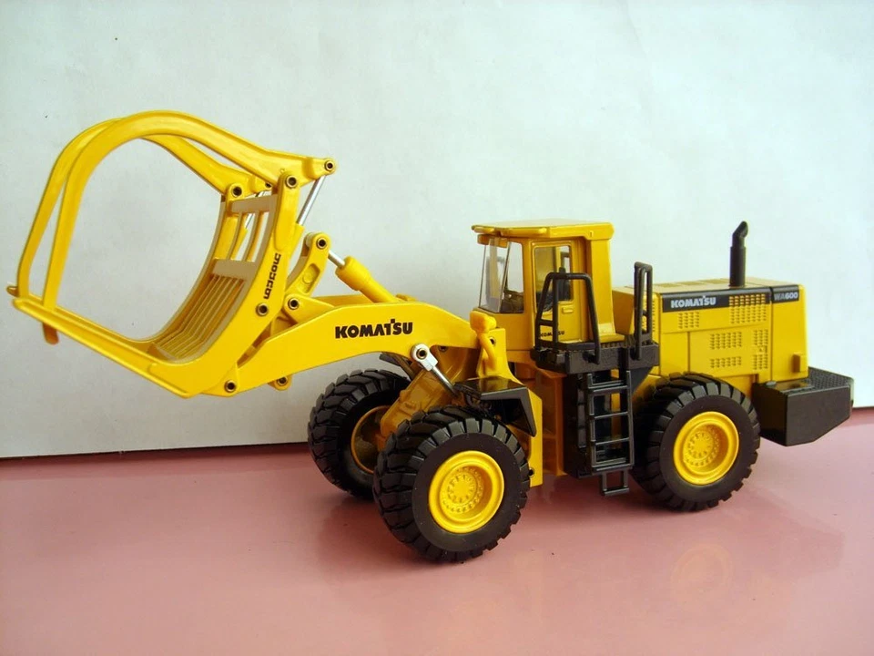 JOAL 1:50 MEZZO DA LAVORO KOMATSU WA600-3 CARICATORE DI TRONCHI  ART  204 - Immagine 1 di 1