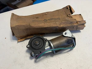 NOS MOPAR 3760247 1974 FULL SIZE LF OR LR WINDOW MOTOR IMPERIAL FURY MONACO - Picture 1 of 11
