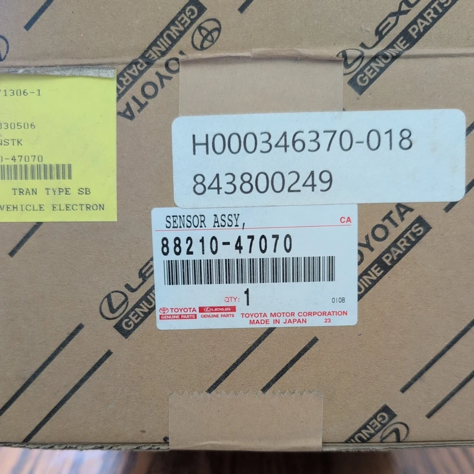 Unidad de módulo sensor de distancia de control de crucero OEM 15-17 Toyota Prius V 88210-47070 Foto 1 de 4