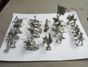 Juego de 25 estatuillas de caballero de peltre de 1,5" - Caballeros, medievales - Imagen 1 de 9
