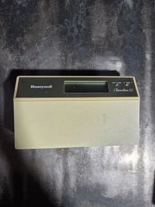 Honeywell Chronotherm III Programmable Thermostat - T8601C 1047 - Picture 1 of 6
