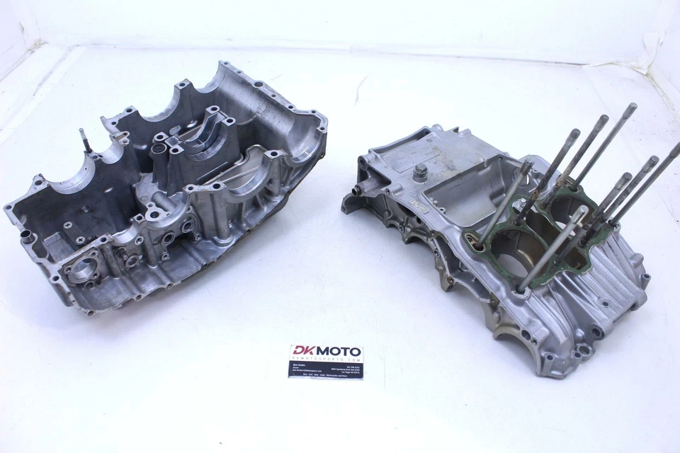 1979 SUZUKI GS425 OEM ENGINE MOTOR CRANKCASE CRANK CASES BLOCK EB4 - Изображение 1 из 4