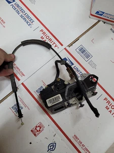 2008-2010 Saturn Vue LEFT FRONT Power Door Lock Actuator Assembly - Picture 1 of 2