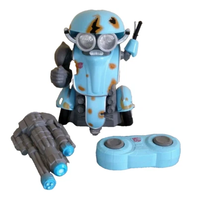 Transformers Autobot Sqweeks RC The Last Knight Robot 23cm Sons Luces Hasbro - Imagen 1 de 4