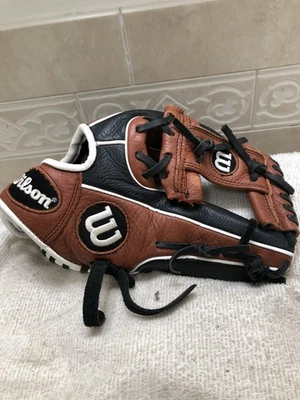 Wilson A550 Boys Girls 11.5” Fully Broken In Baseball Softball Glove Right Throw - Image 1 of 4
