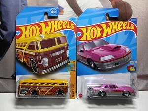 2023 Hot Wheels Yellow Surfin School Bus Surfs Up 1/5 - Picture 1 of 8