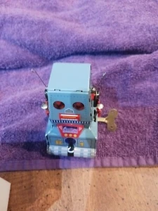 TIN TOY ROBOT R1 TANK Wind Up Retro Vintage Style Retro Space Age Works  - Picture 1 of 6