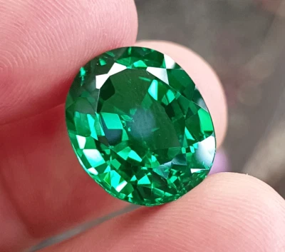 Natural 10 Ct Green Emerald GIE Certified Oval Cut Loose Gemstone - Image 1 of 4