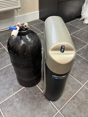 Kinetico K5 Water Filter System, Bladder Tank & Five (5) Filters - Image 1 of 4
