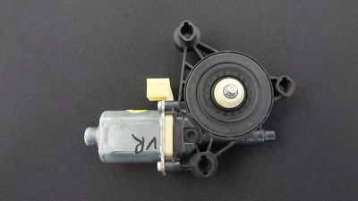 Audi A3 S3 RS3 8V Tt TTS 8S León 5F Octavia III Window Lift Motor Front Right - Image 1 of 4