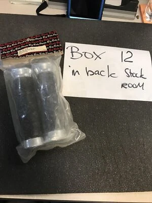 PEÇAS GRANDES DE BICICLETA 17-93 DELUXE alças de espuma para Goldwing 82 - 83 5 3/4” LONGO NOVO NA CAIXA - Imagem 1 de 4