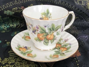 Duchess Bone CHINA TEA CUP & SAUCER Fruit Of Golden Pears granny core - Foto 1 di 5
