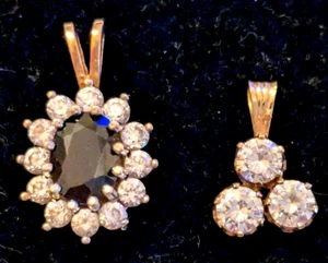 2 x 9ct gold pendants - sapphire & CZ & CZ 2.8 gms (2) - Picture 1 of 6